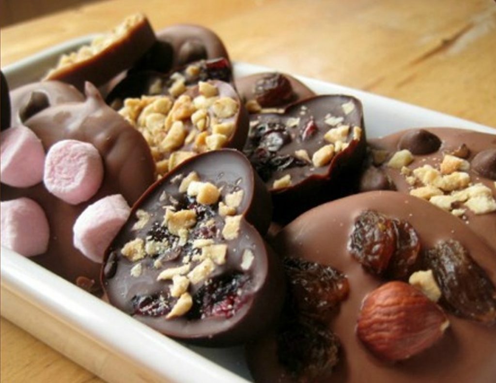 ideas for christmas homemade gifts- homemade chocolates make a great gift