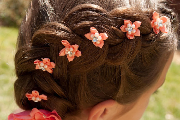 Loose Dutch braid with flowers - Princess Piggies