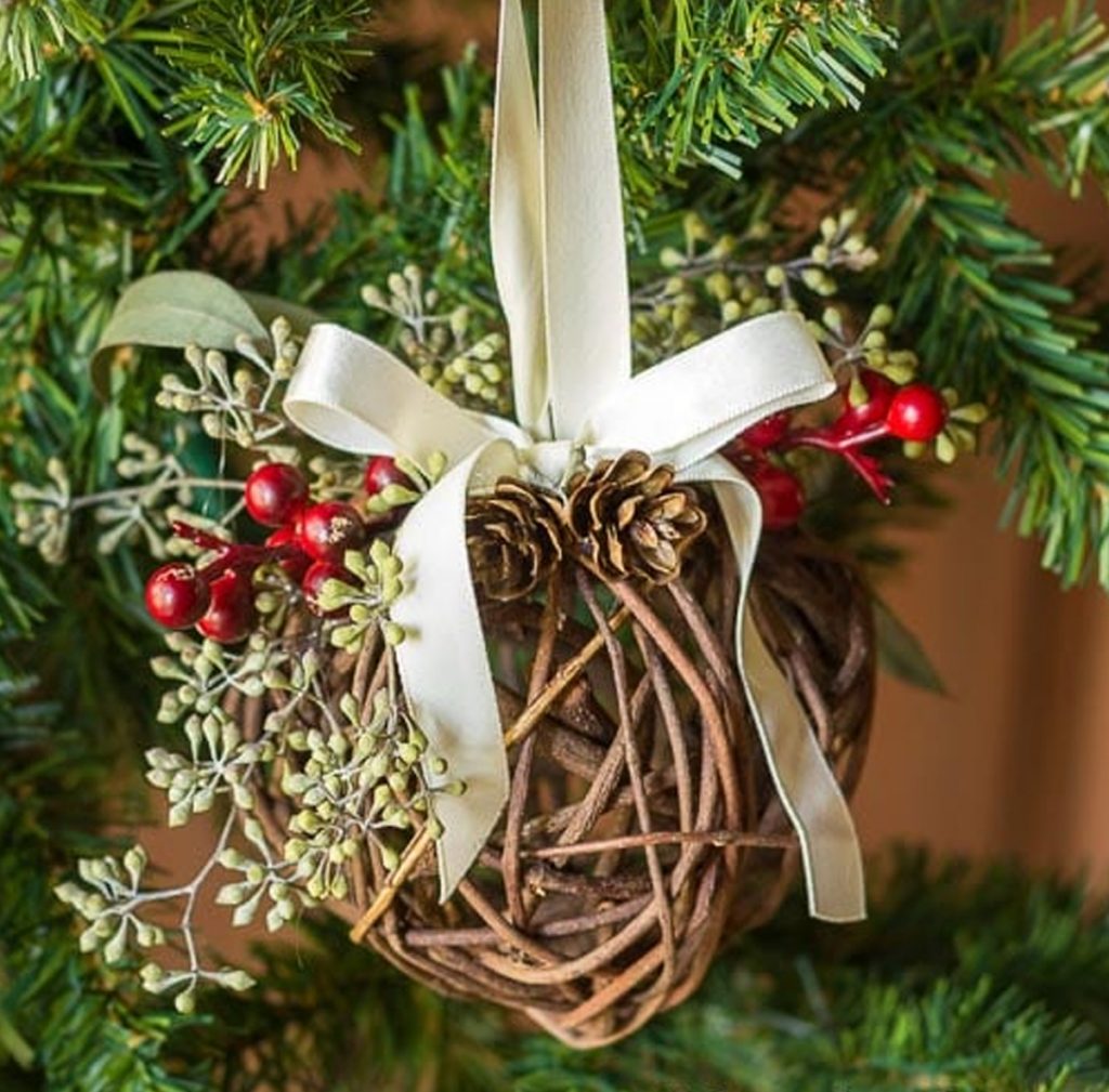 natural Christmas ornaments- Image shows a twine ball ornament.